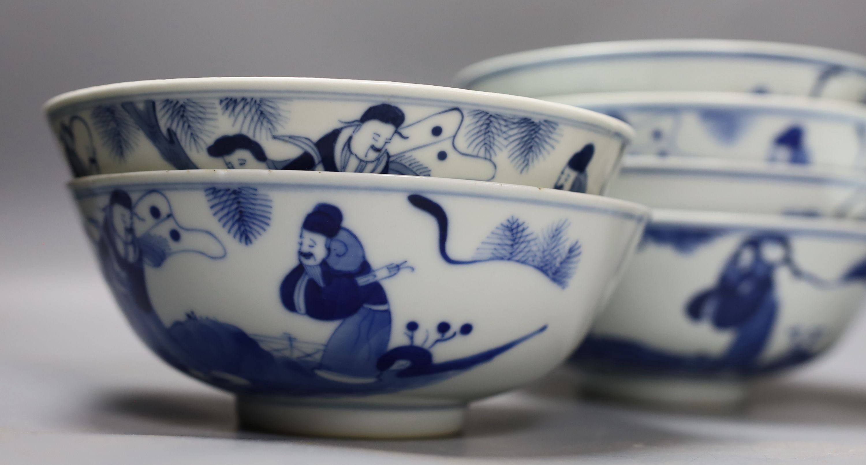 A collection of seven Chinese blue and white bowls 18cm